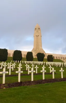 Une Terre Sacrée